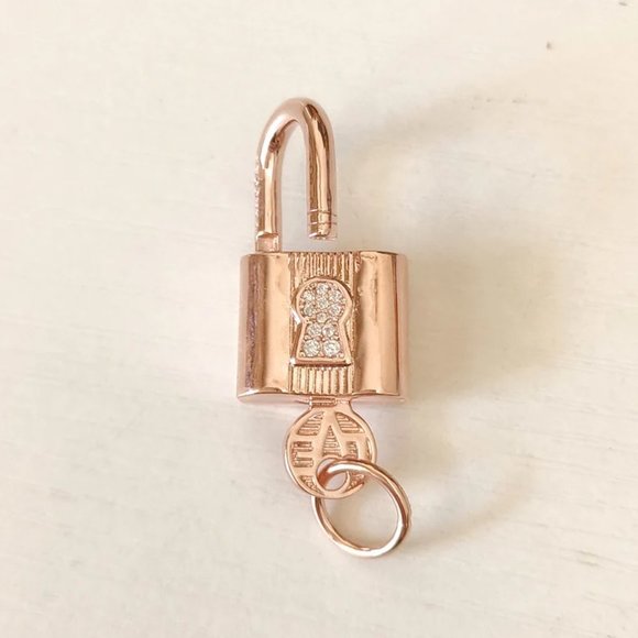 Pandora Rose Gold Padlock & Key Dangle Charm - Picture 3 of 5